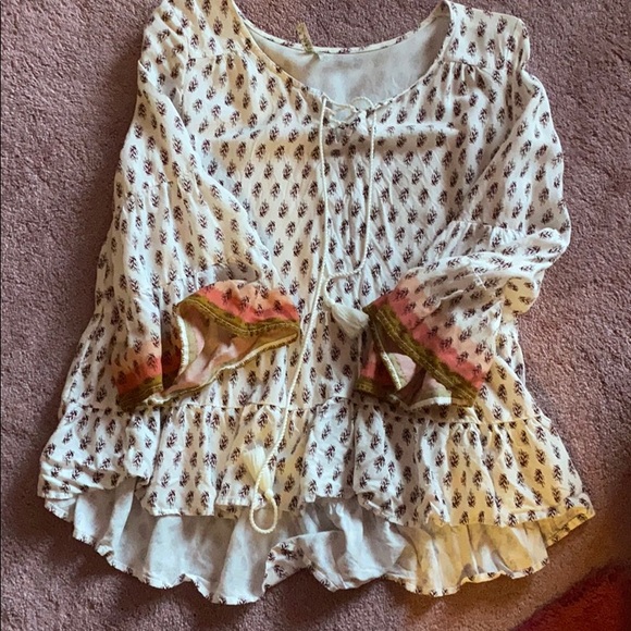 Mudd Tops - Barely worn blouse